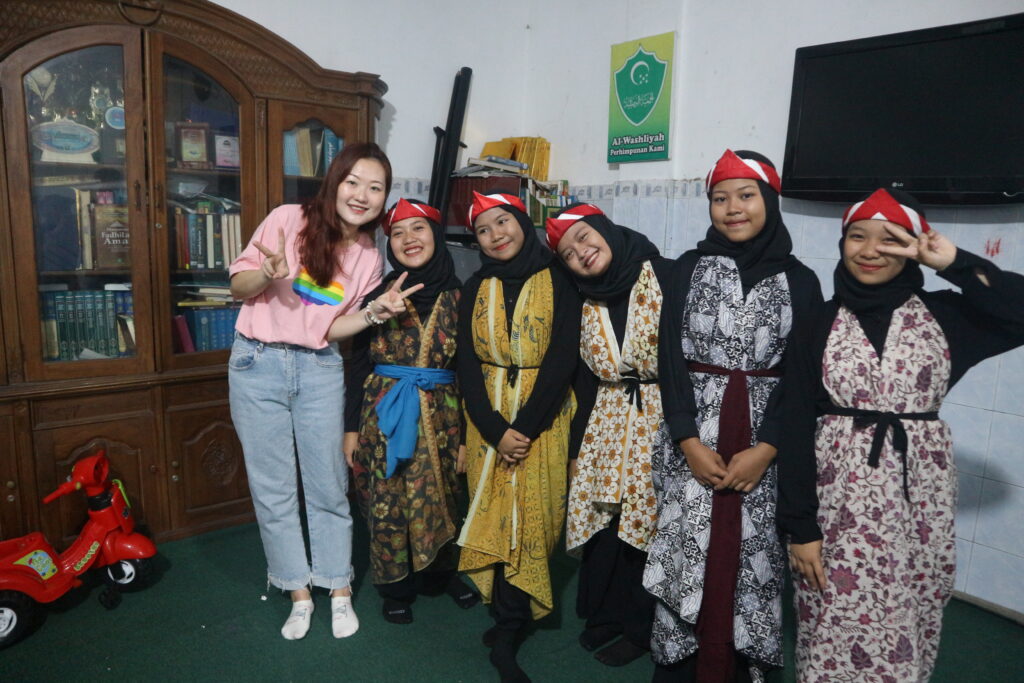 Volunteers posing for a picture.